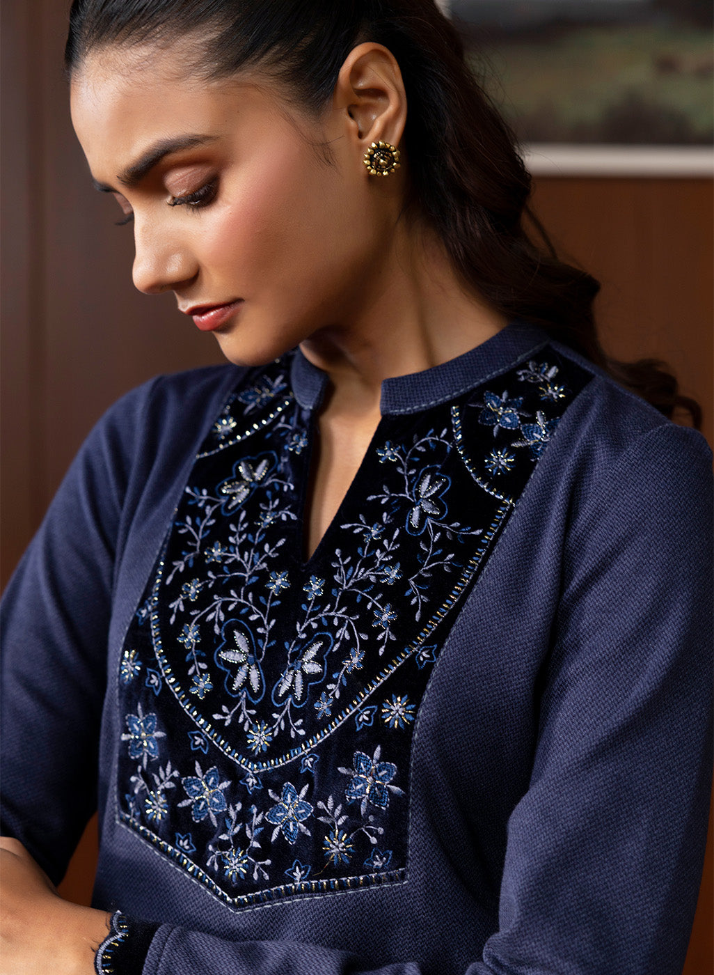 Saraya Navy Embroidered Straight Kurta - Image 5